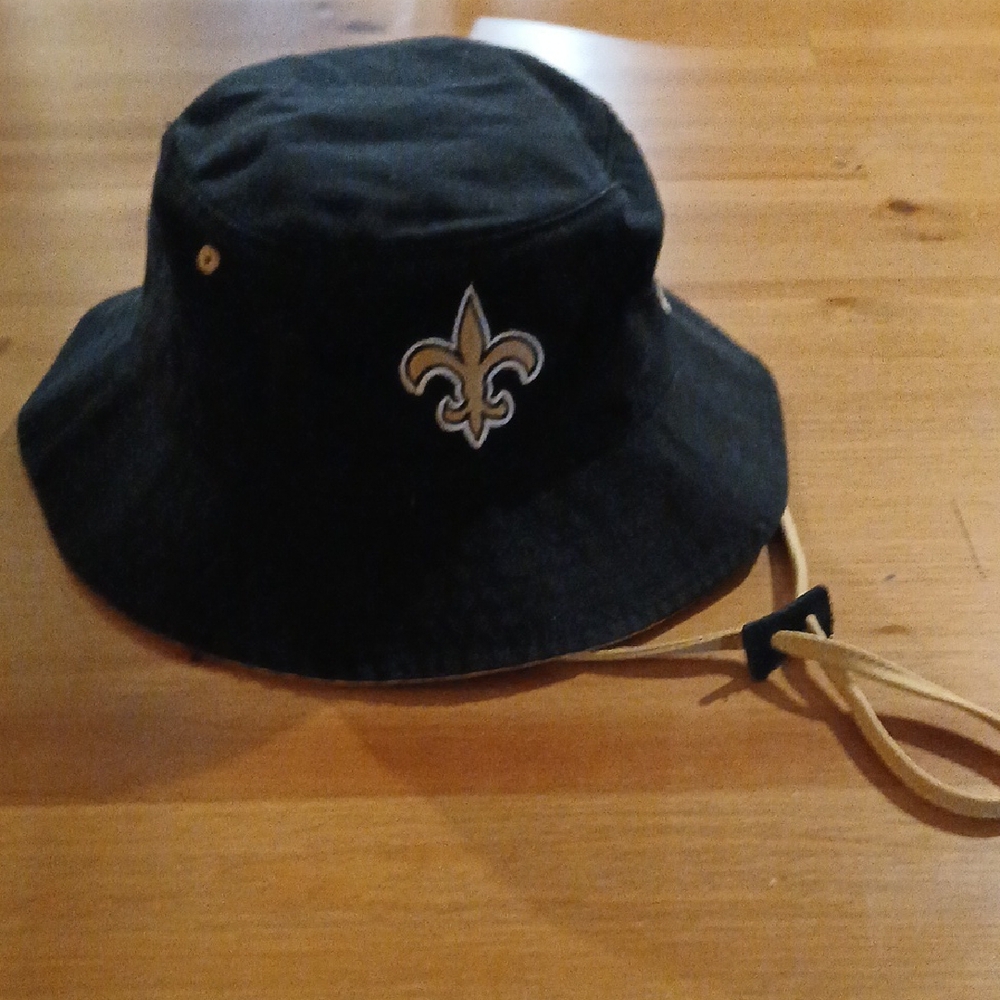 Black Bucket Hat with Fleur-de-lis Logo